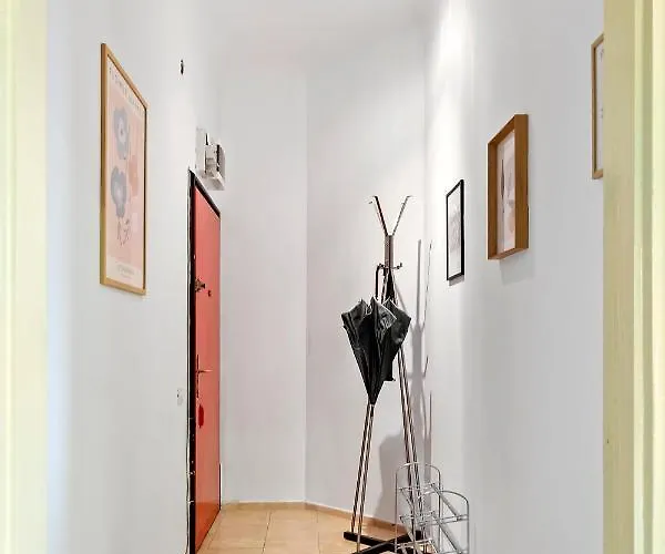 Heart Retreat Elegant Apartment