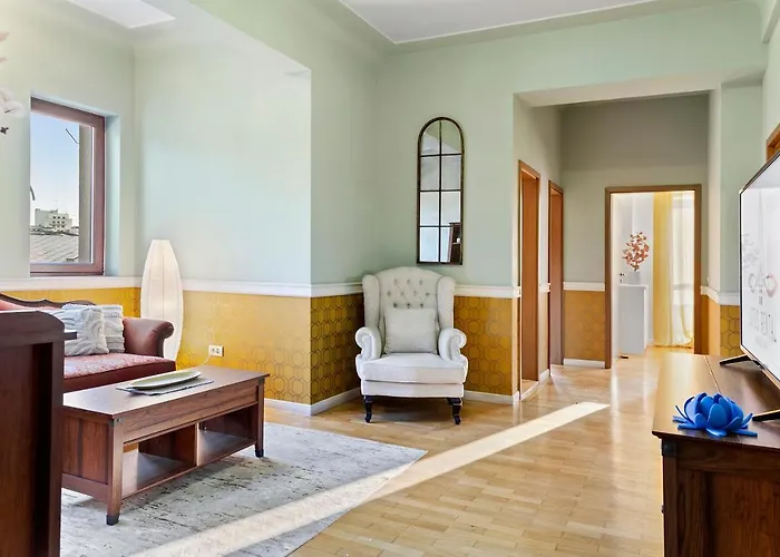 Heart Retreat Elegant Apartment Bucharest