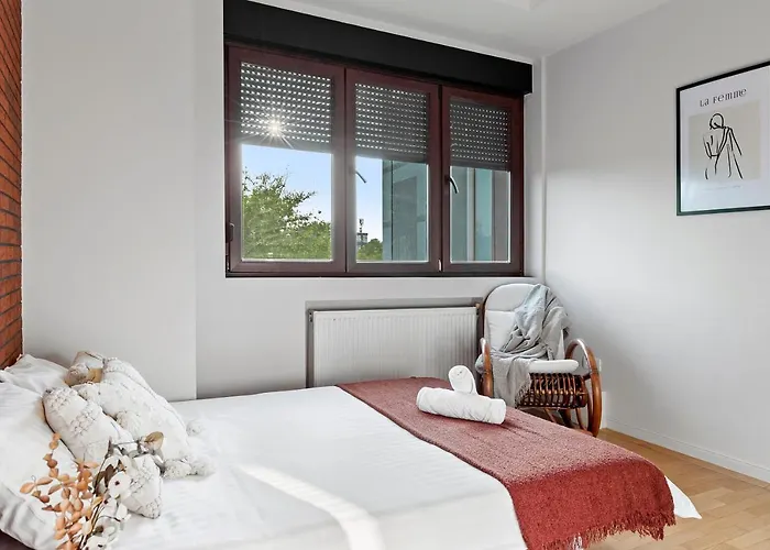 Heart Retreat Elegant Apartment