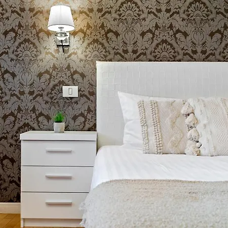 Apartment City Heart Retreat Elegant Bucharest